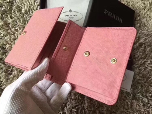 プラダ財布細部ディテール